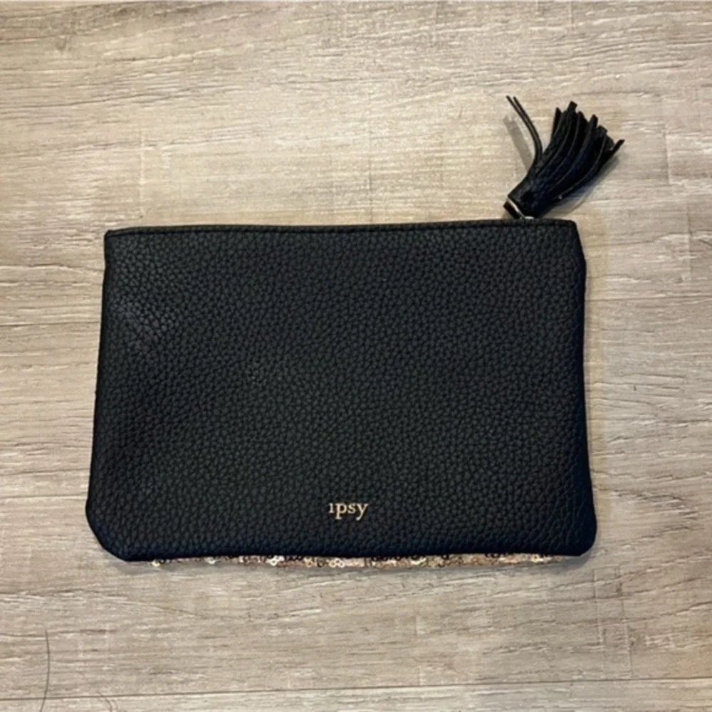 IPSY Glam Bag Metallic Gold Sequin and Black Like New
